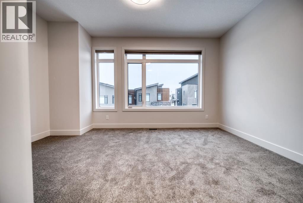 81 Royal Elm Green NW - 15
