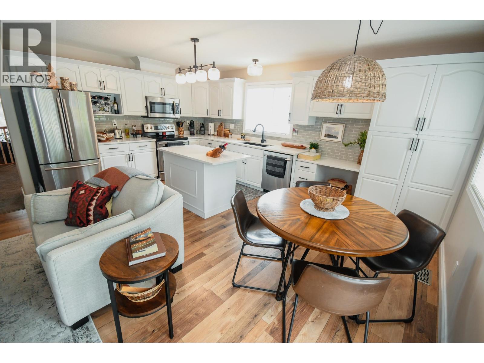 Photo 15 of 40 — 3254 VISTA VIEW ROAD · Prince George, BC
