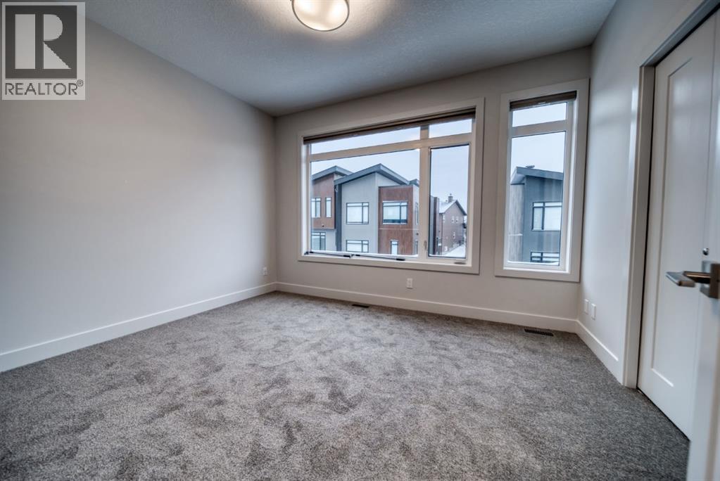 81 Royal Elm Green NW - 18