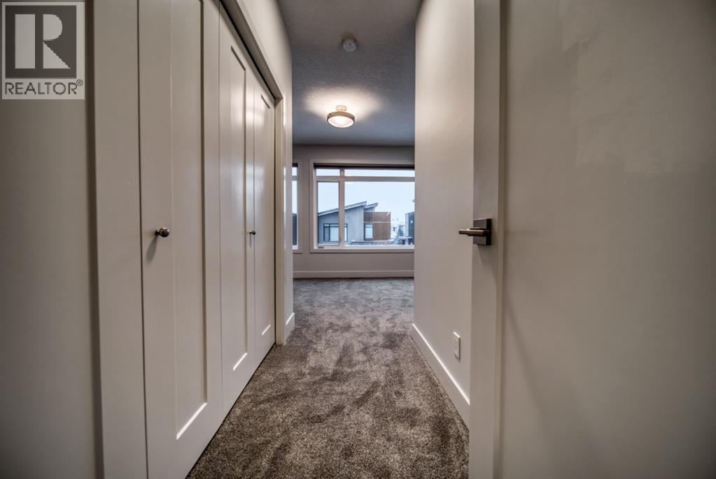 81 Royal Elm Green NW - 19