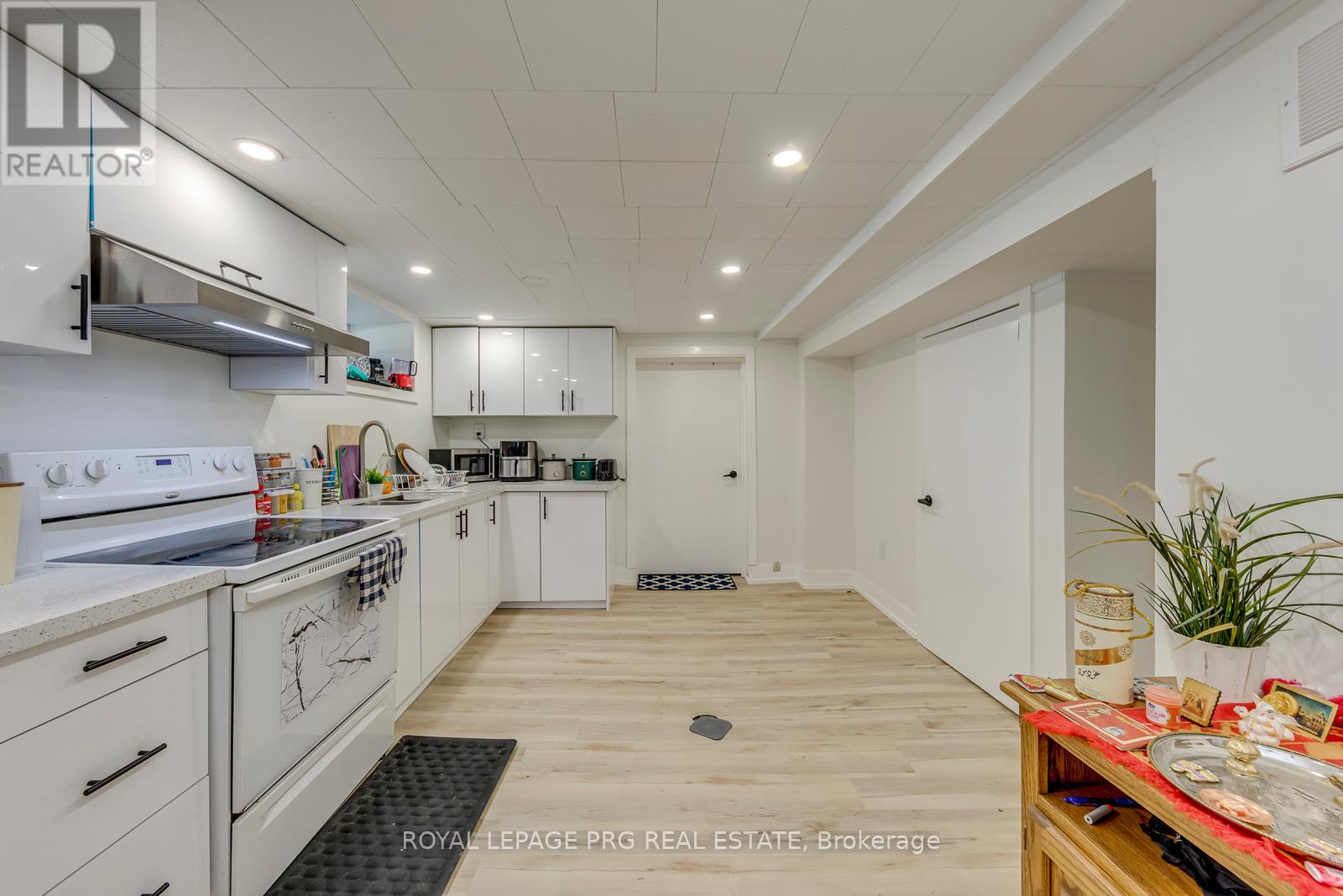 598 WILDWOOD DRIVE - 35