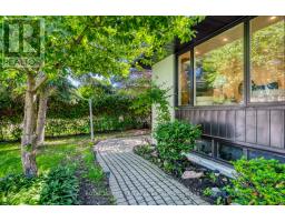 Eating area - 598 Wildwood Drive, Oakville, ON L6K1V3 Photo 11