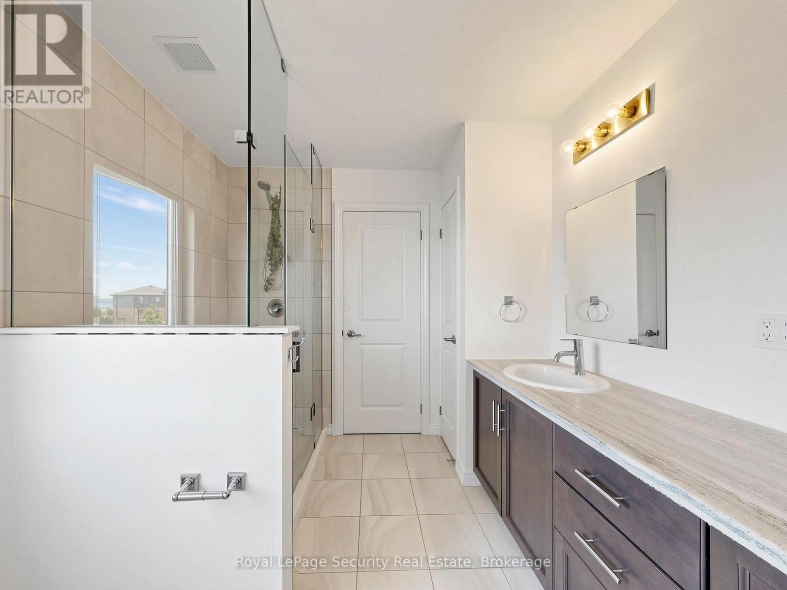 #31 103 ADDISON STREET - 20