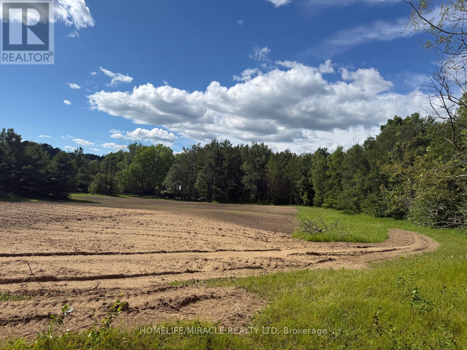 #22 128 COUNTY ROAD - 26
