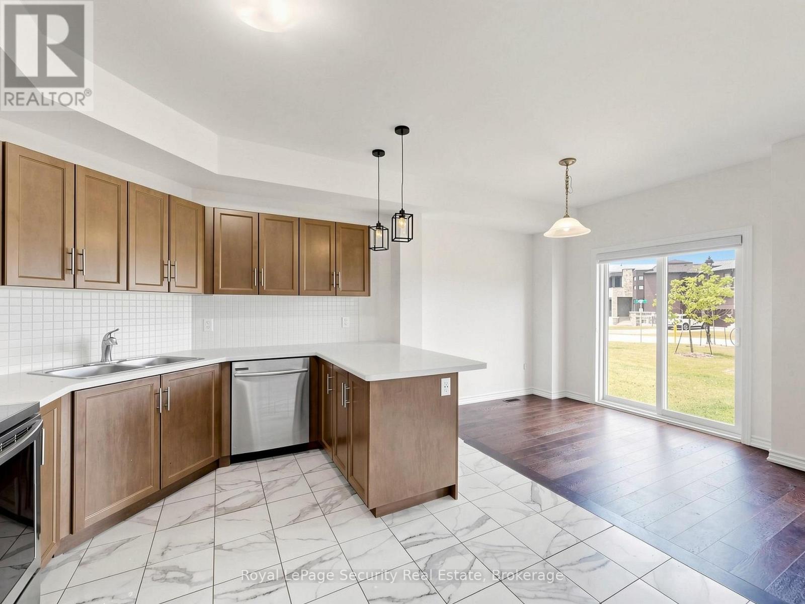 #31 103 ADDISON STREET - 9