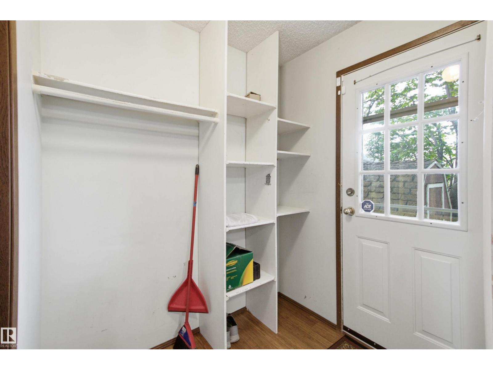 3310 48 ST NW — photo 13