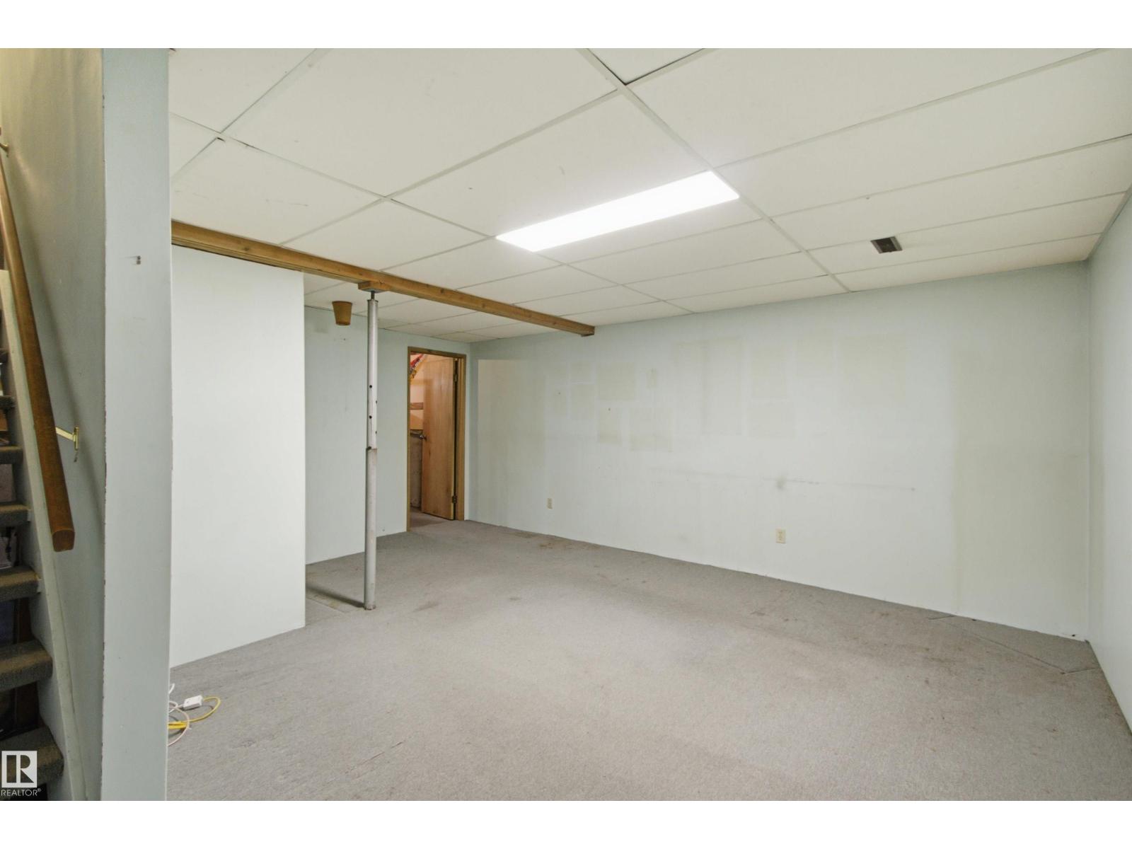 3310 48 ST NW — photo 24
