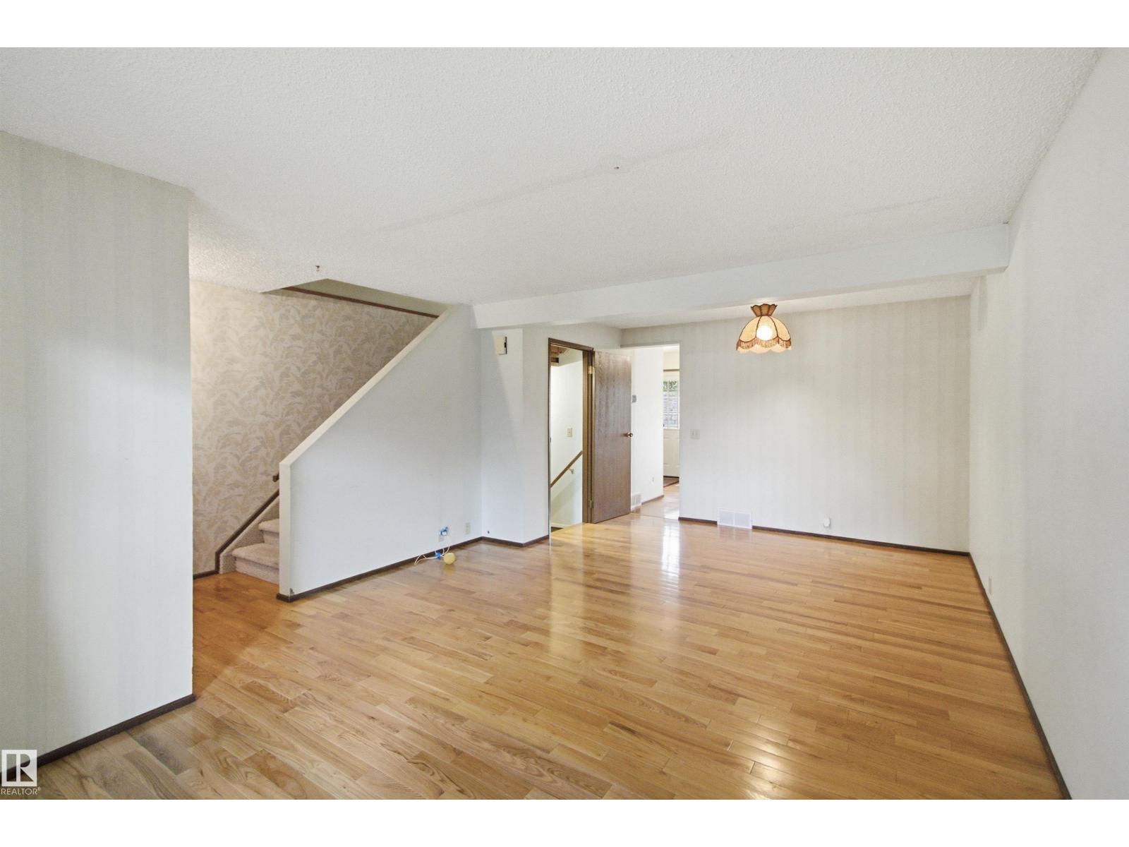 3310 48 ST NW — photo 8