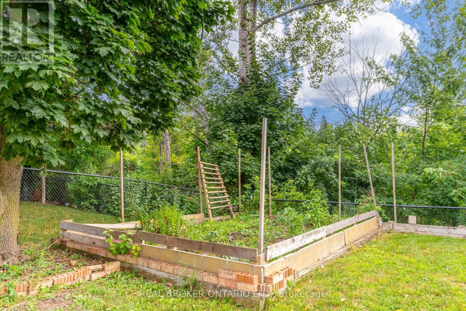 87 TAYLORWOOD AVENUE - 39
