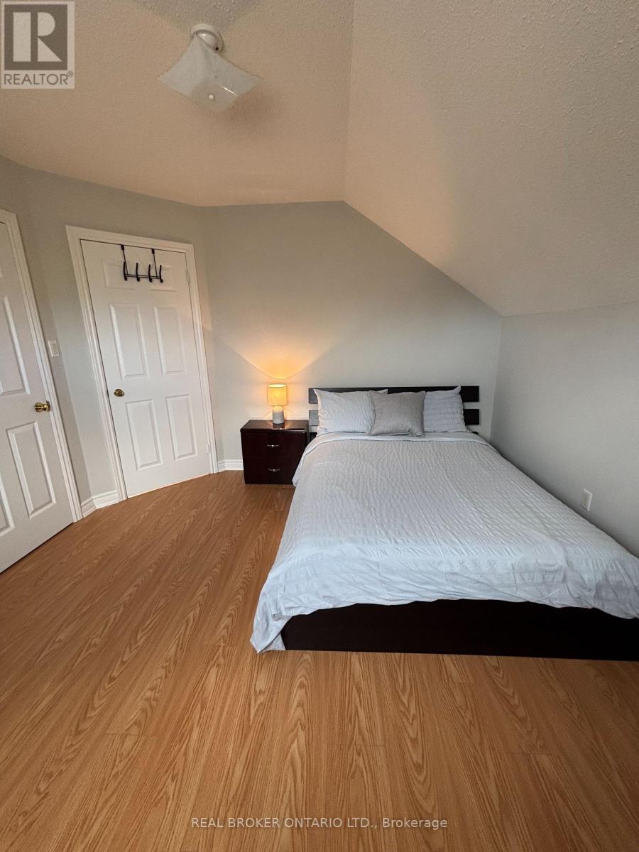 87 TAYLORWOOD AVENUE - 44