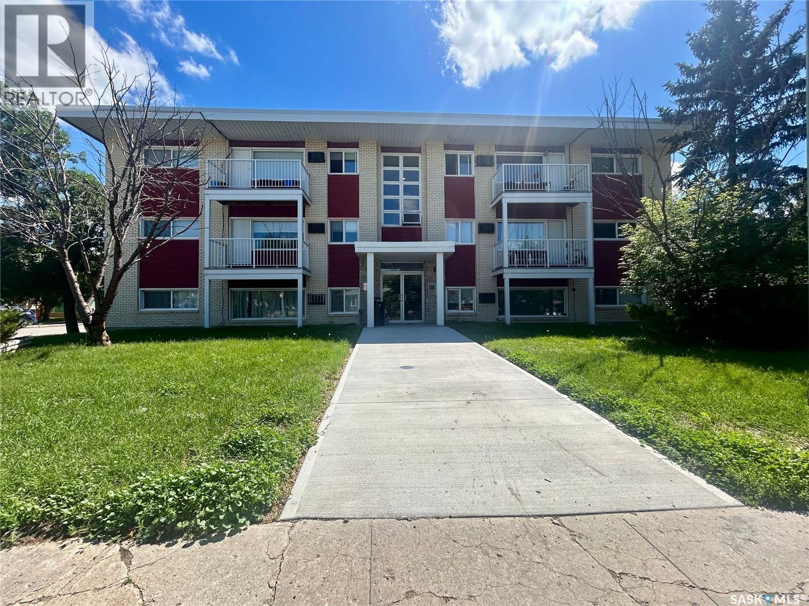 #13 1811 8th AVENUE N - 1