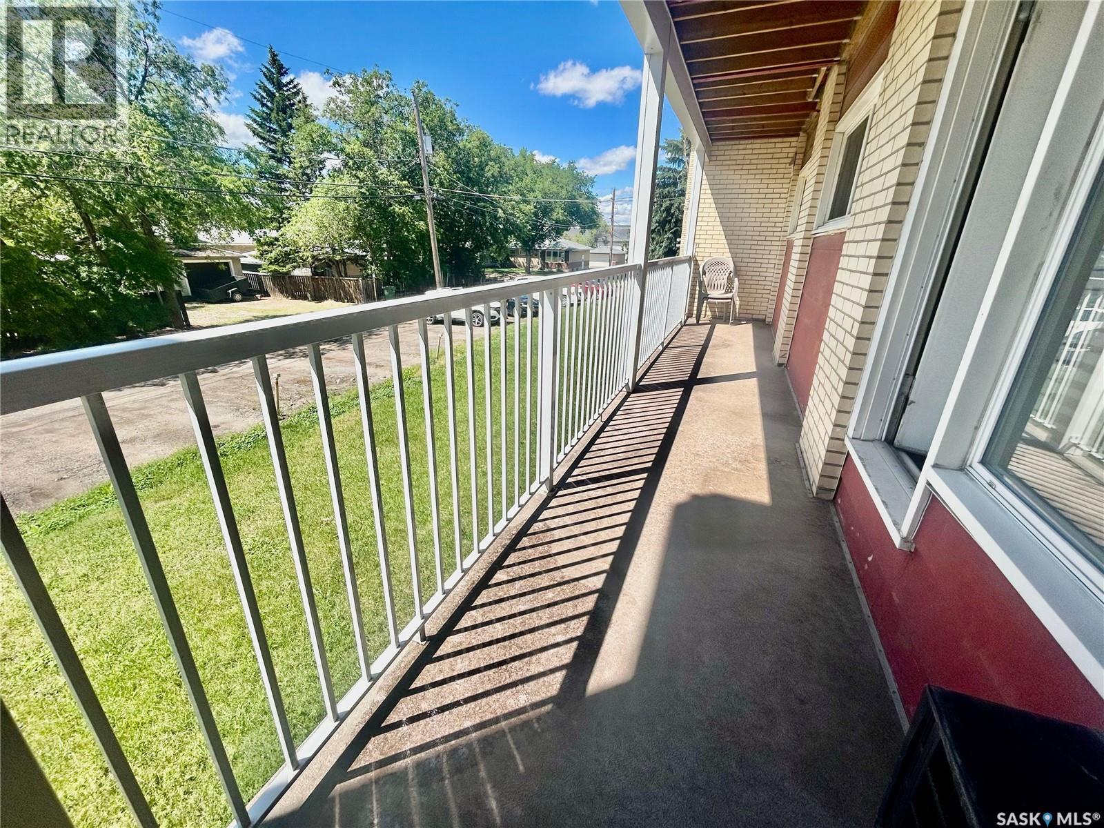 #13 1811 8th AVENUE N - 2