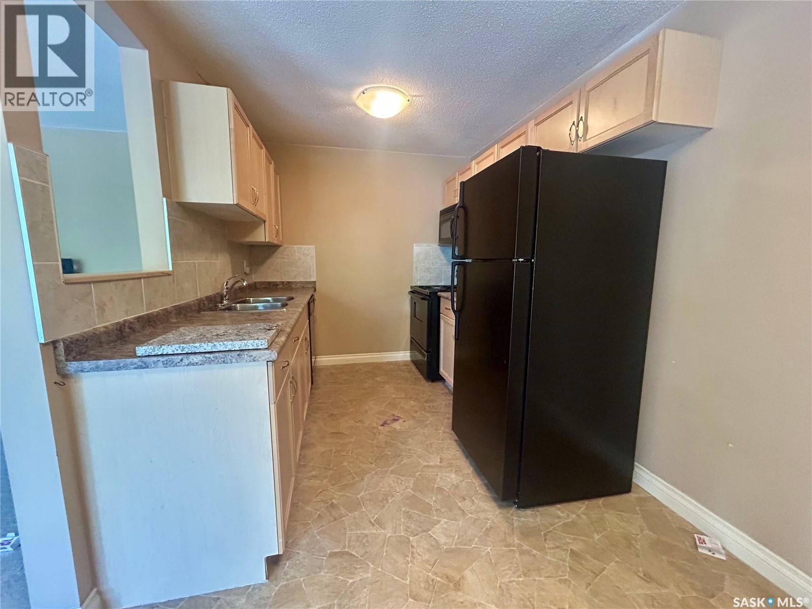 #13 1811 8th AVENUE N - 4