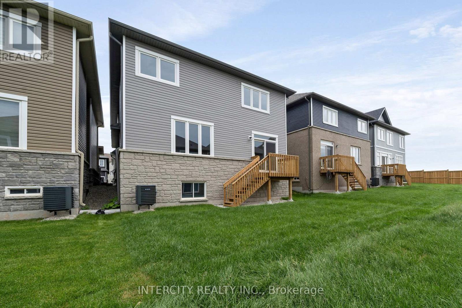 75 MCGILL AVENUE - 31