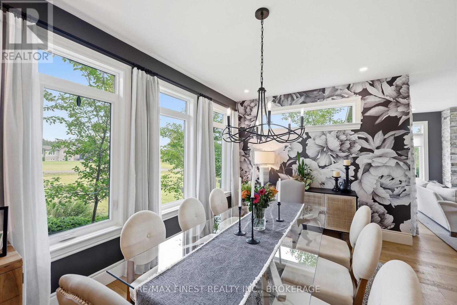 1046 KAM AVENUE - 10