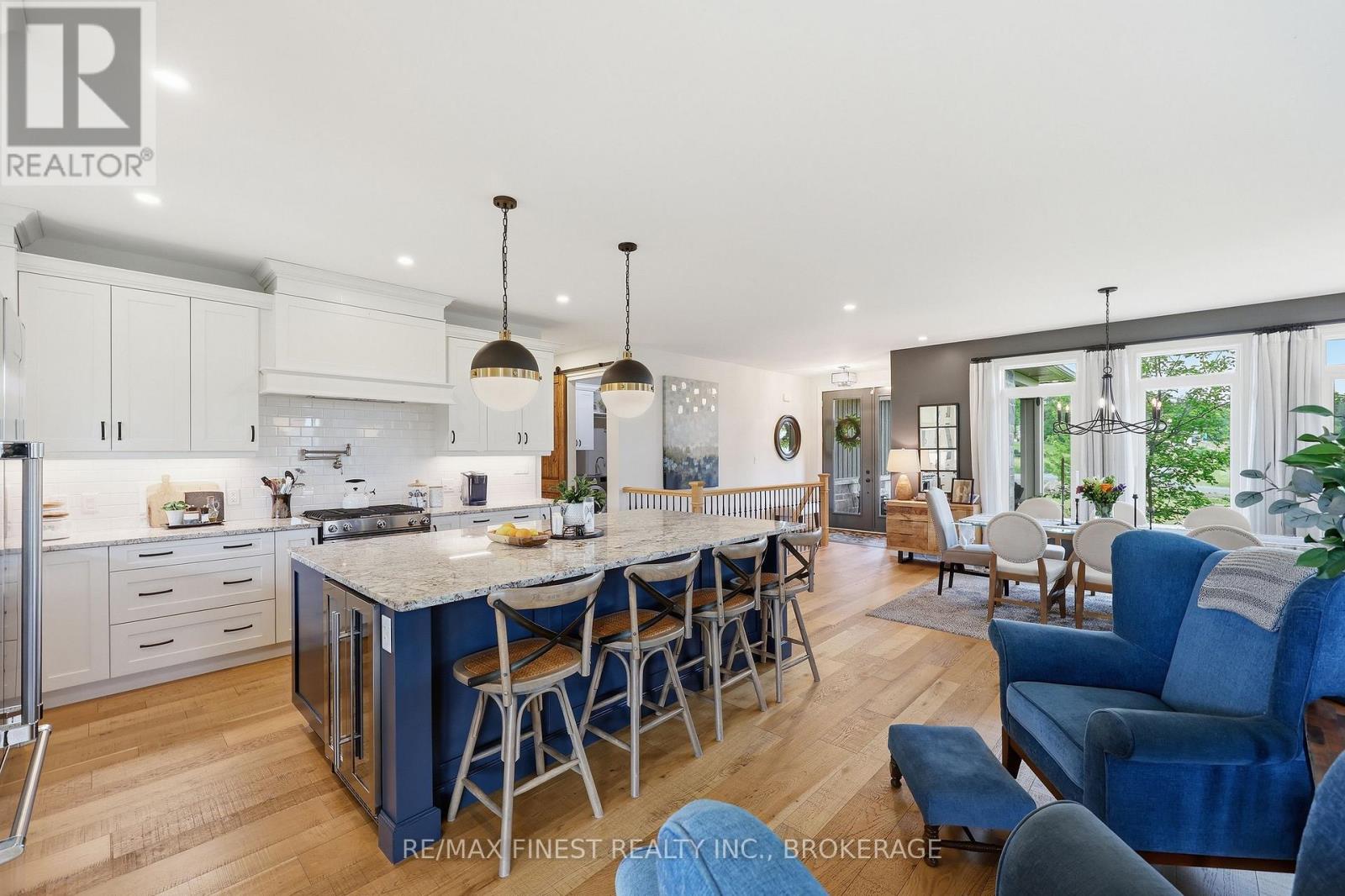 1046 KAM AVENUE - 12