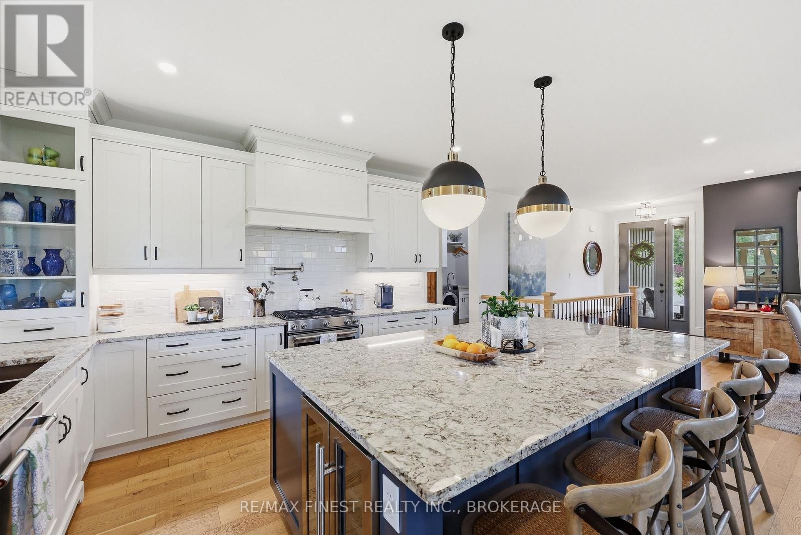 1046 KAM AVENUE - 13