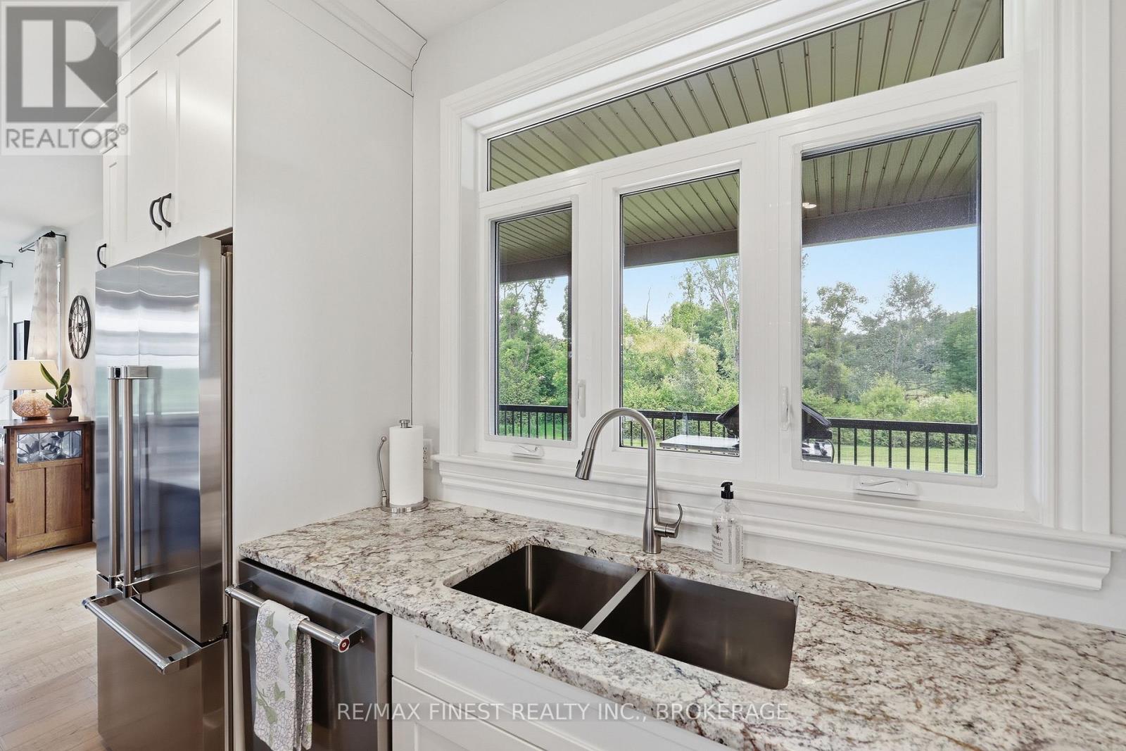 1046 KAM AVENUE - 16