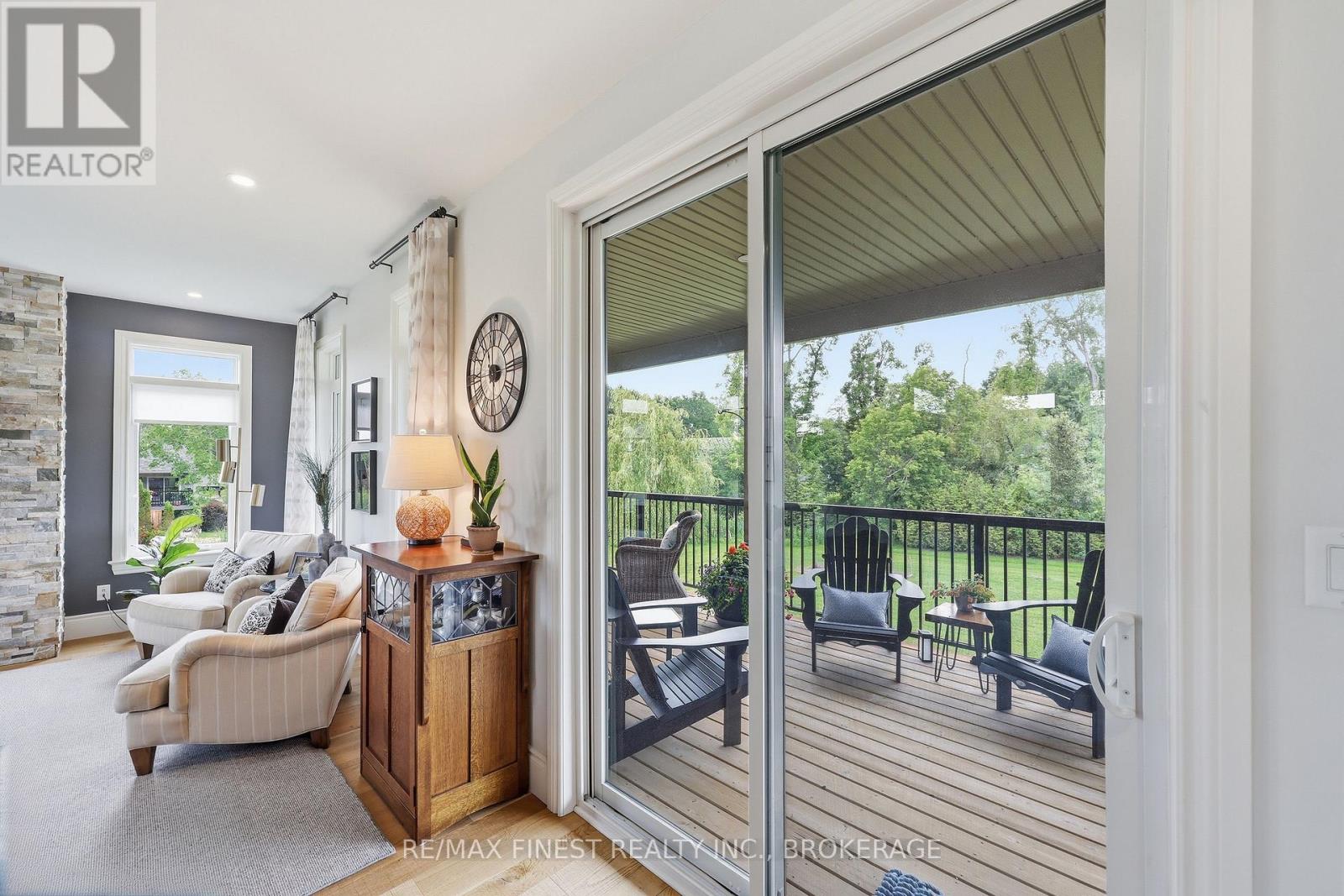 1046 KAM AVENUE - 18