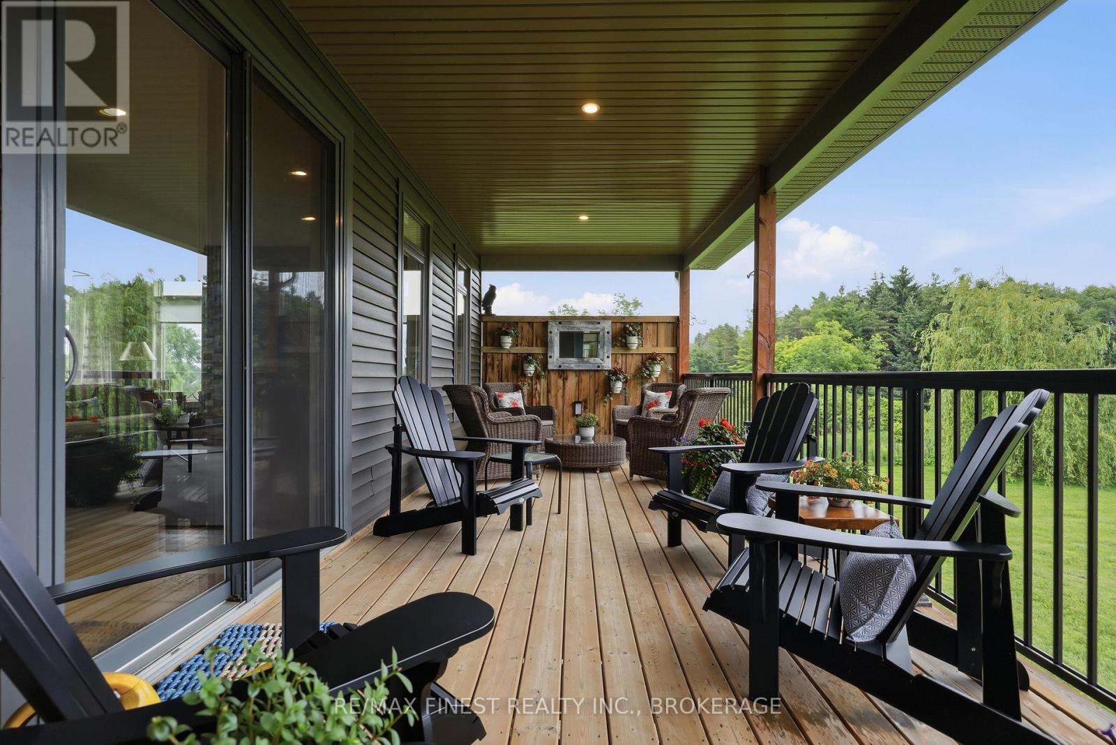1046 KAM AVENUE - 19