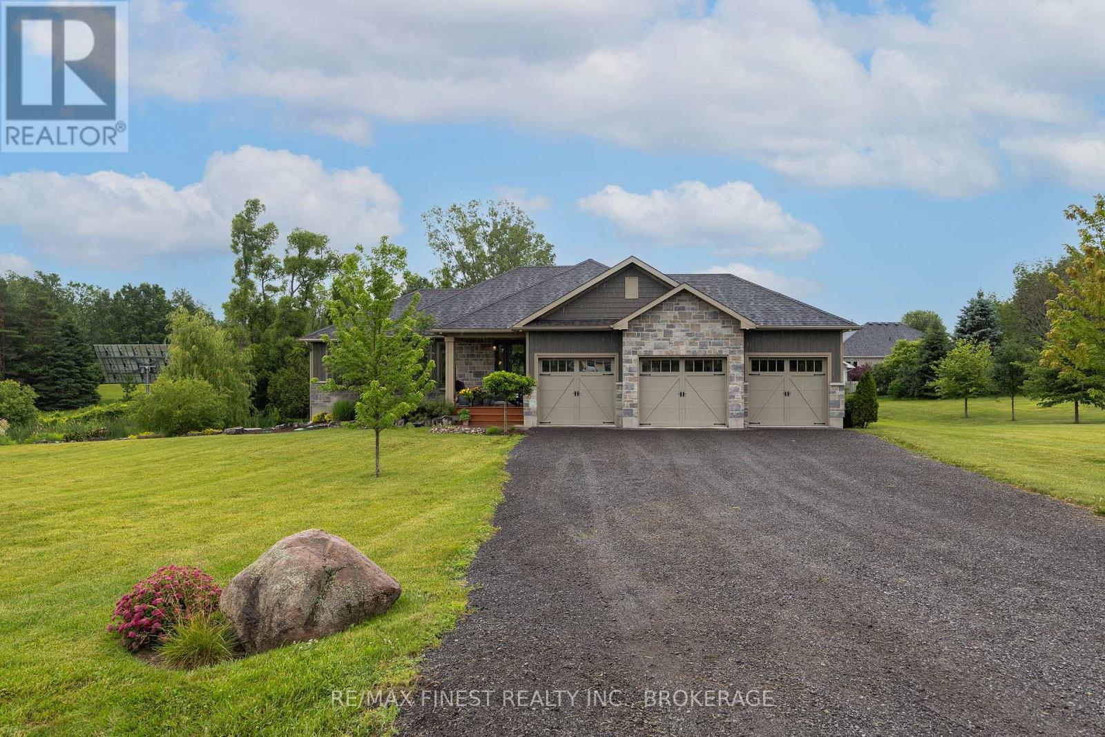 1046 KAM AVENUE - 2