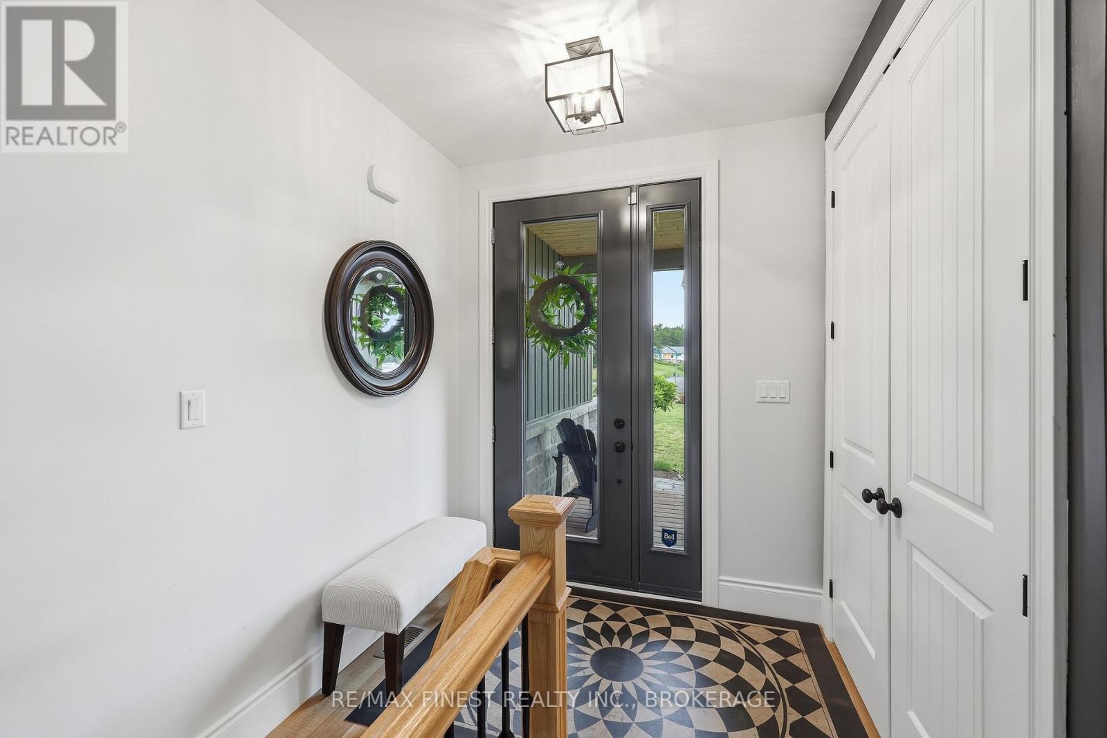 1046 KAM AVENUE - 4