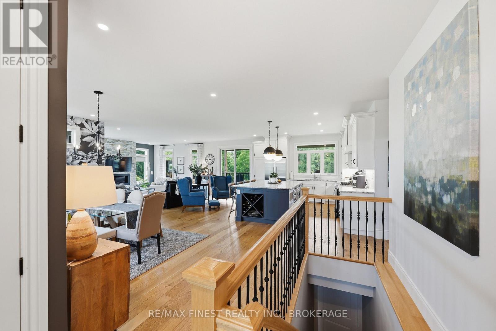 1046 KAM AVENUE - 5