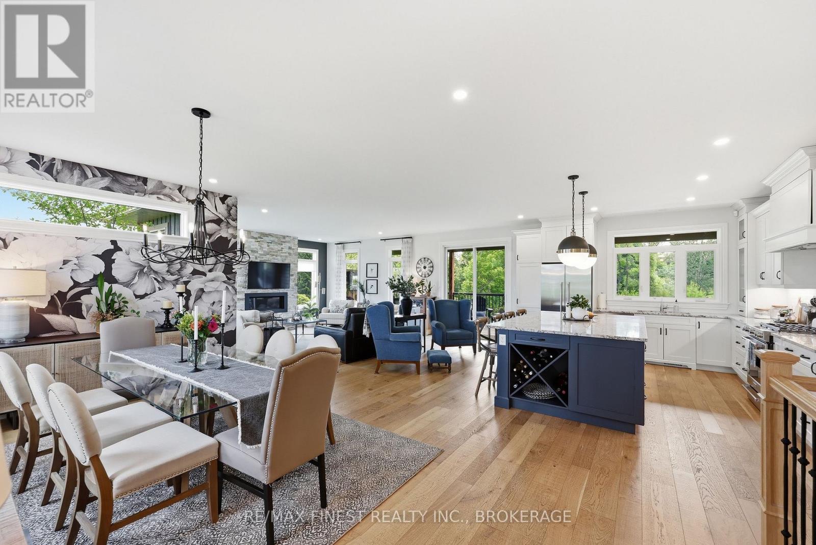 1046 KAM AVENUE - 6