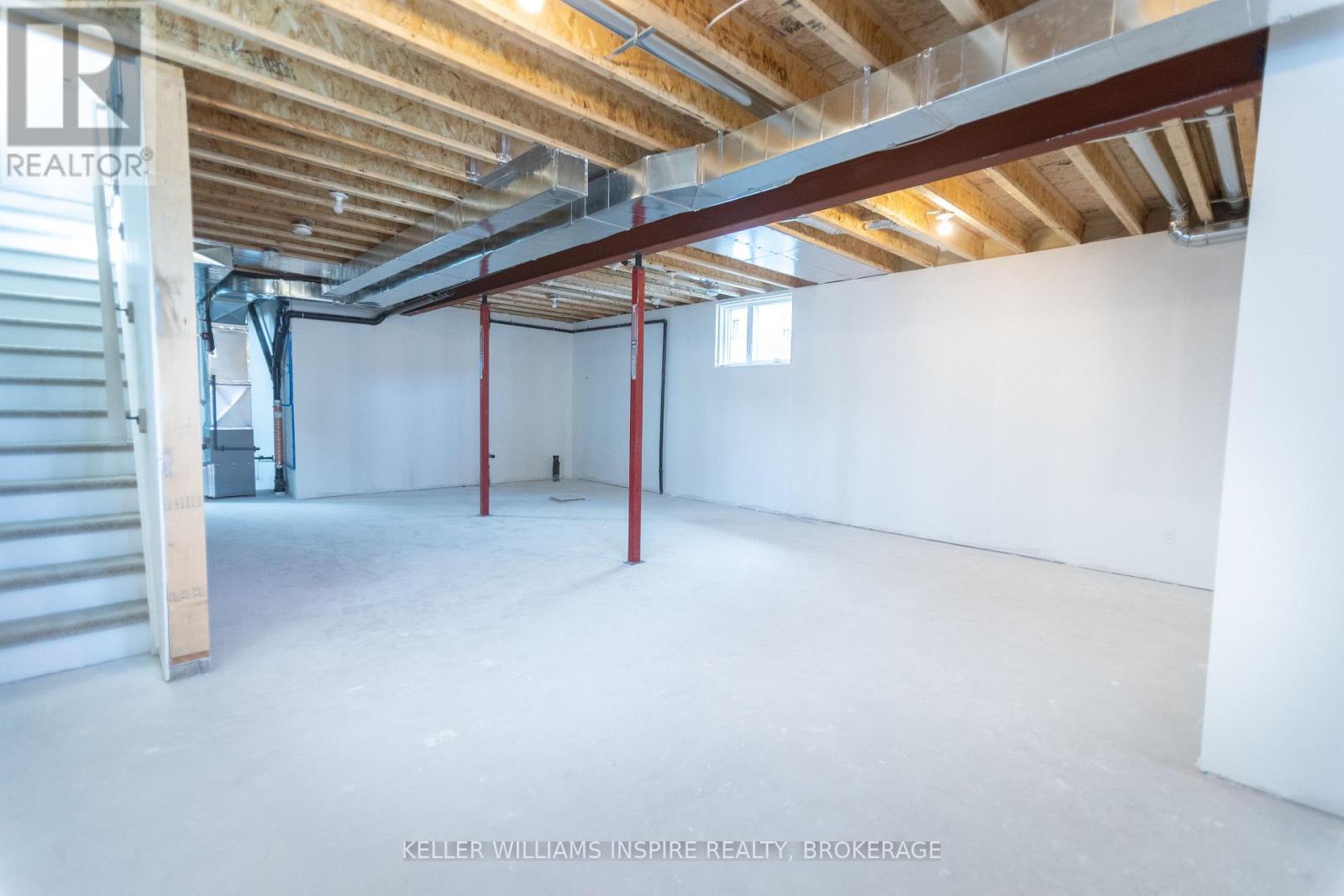 128 MCDONOUGH CRESCENT - 27