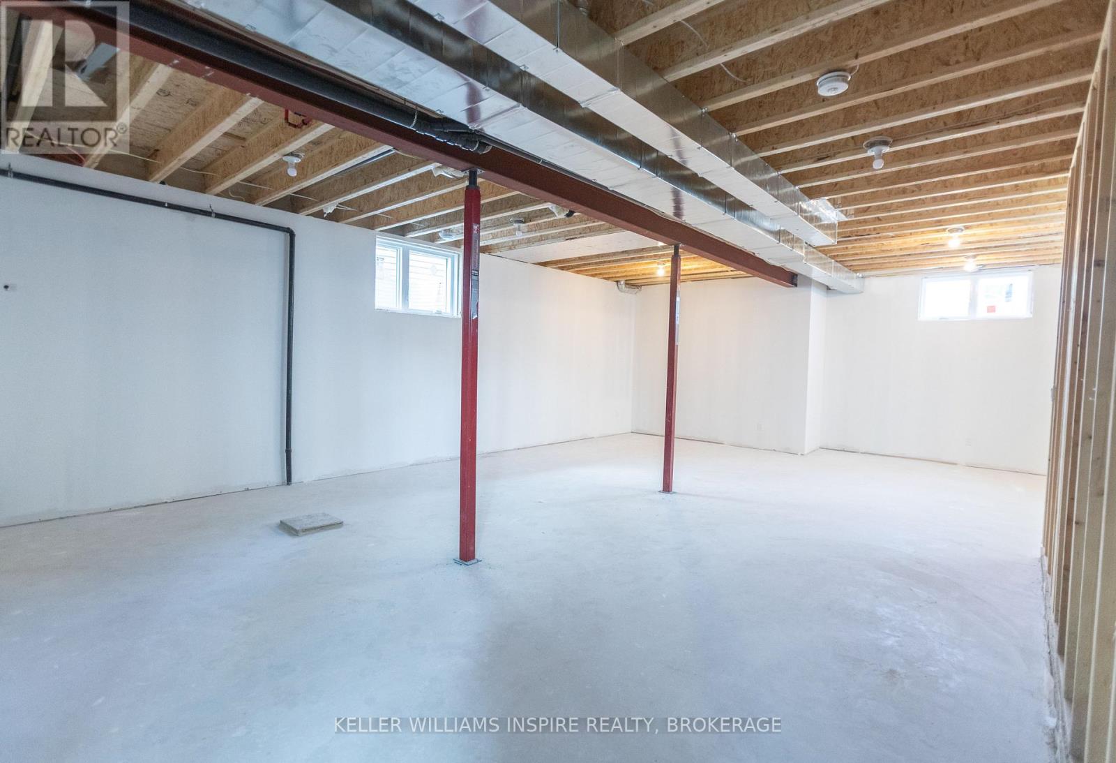 128 MCDONOUGH CRESCENT - 28
