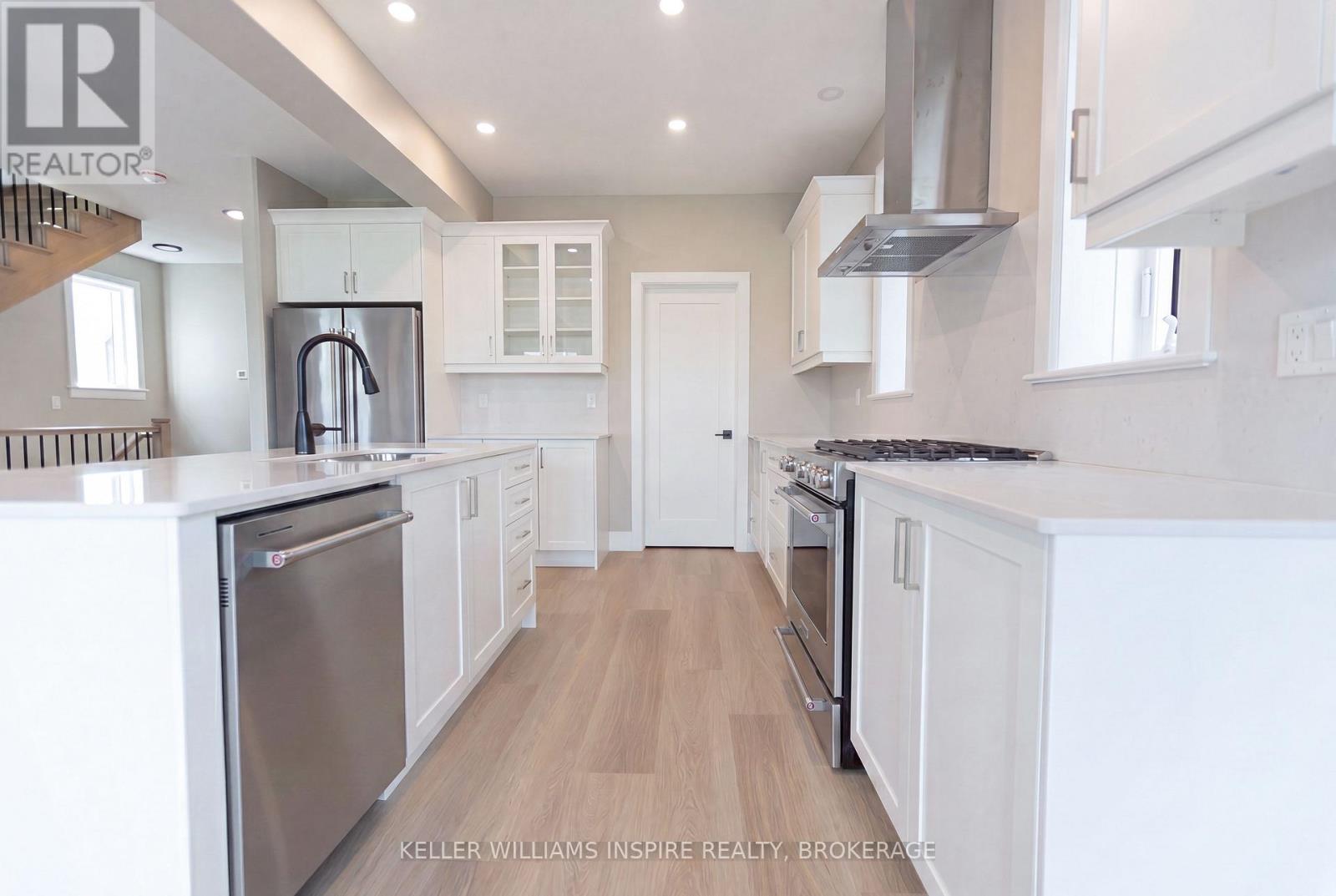 128 MCDONOUGH CRESCENT - 8