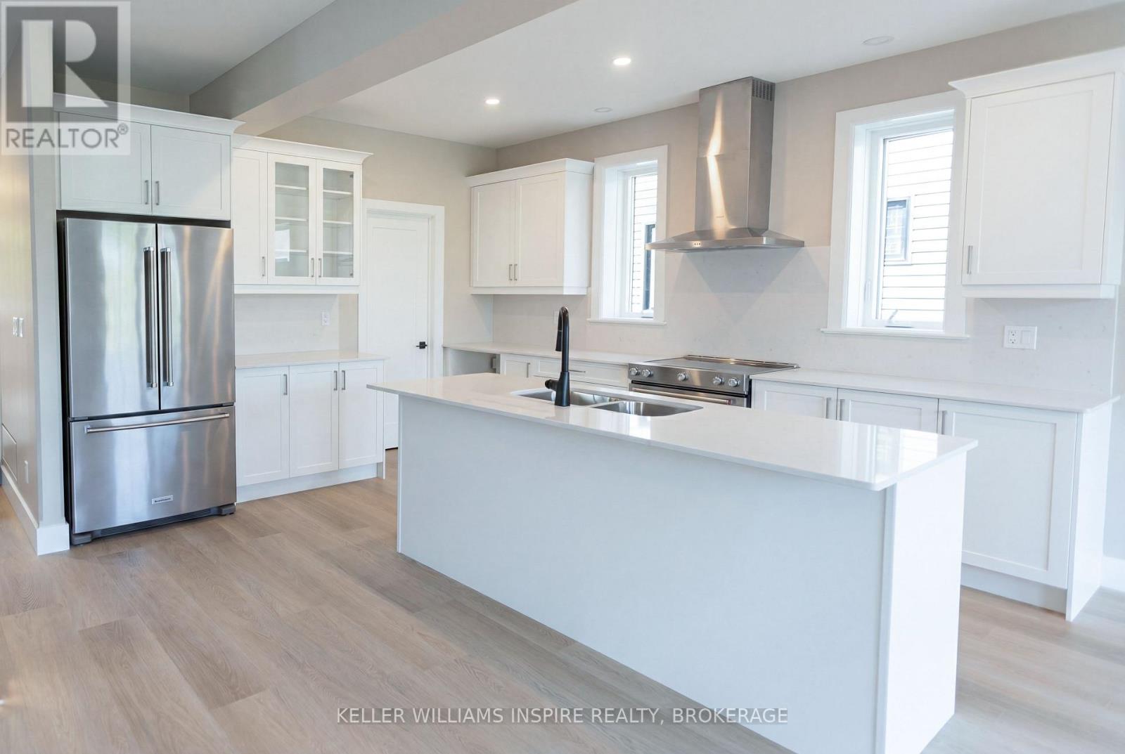 128 MCDONOUGH CRESCENT - 9