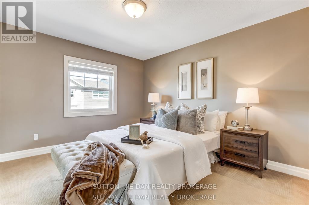 #9 1850 BEAVERBROOK AVENUE - 17