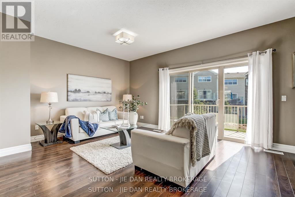 #9 1850 BEAVERBROOK AVENUE - 3