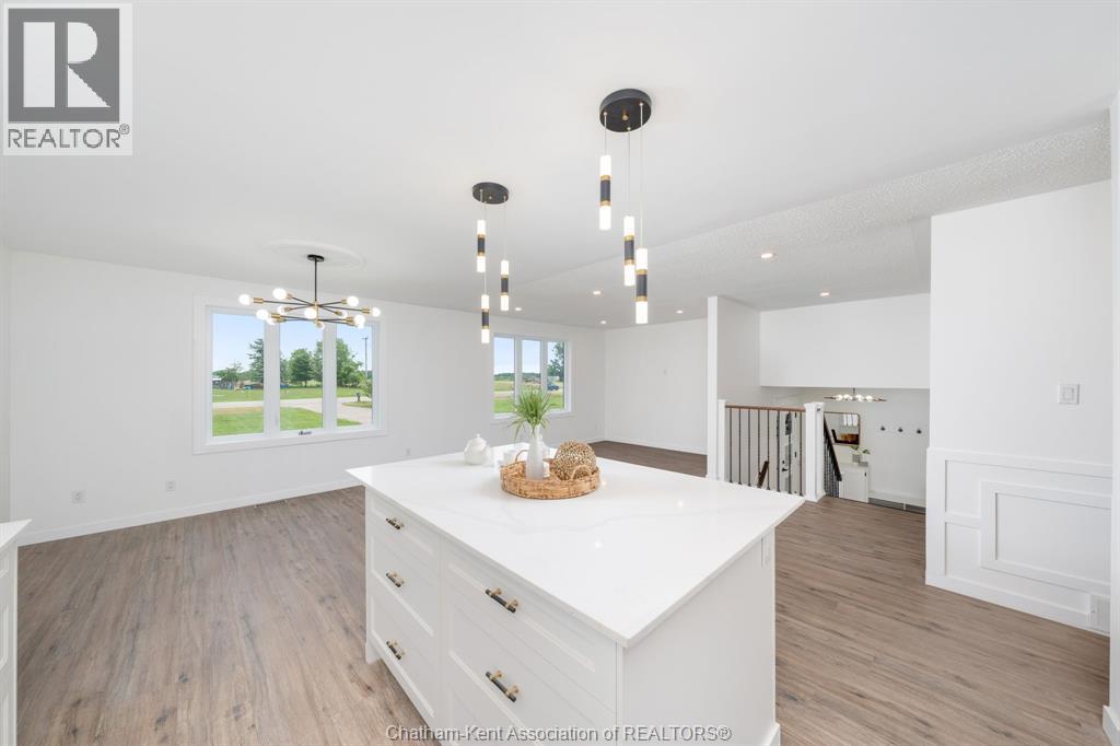 5583 Carriage ROAD - Image 9