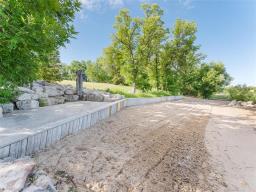 224 Lakeview Drive, East Selkirk, MB R0E0M0 Photo 16