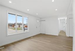 18 Eckhardt Avenue, Winnipeg, MB R2R1L1 Photo 9