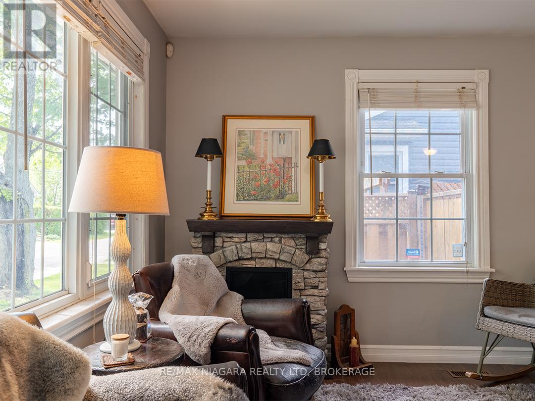 263 MAPLEWOOD AVENUE - 4