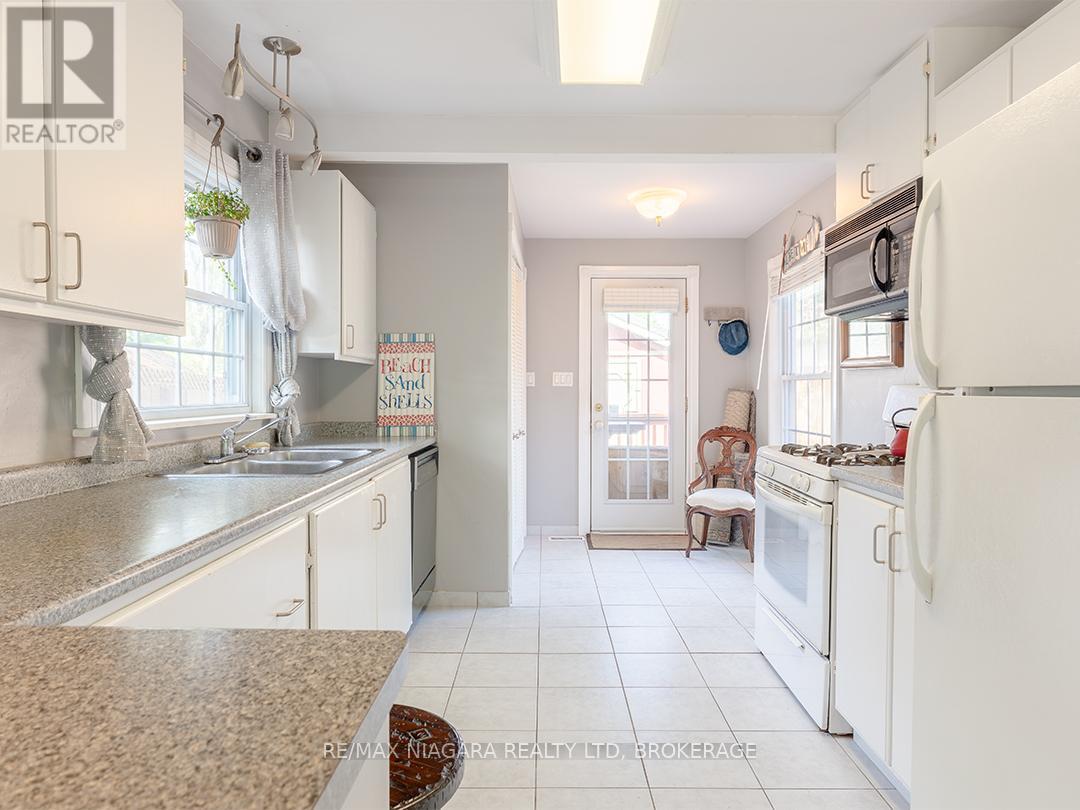 263 MAPLEWOOD AVENUE - 8