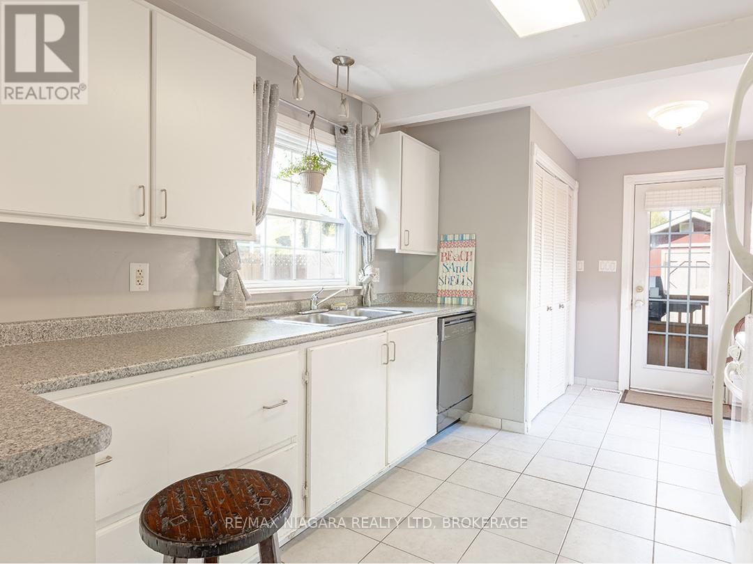 263 MAPLEWOOD AVENUE - 9