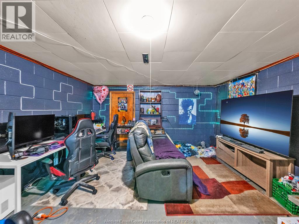 1477 WINDERMERE ROAD - 17