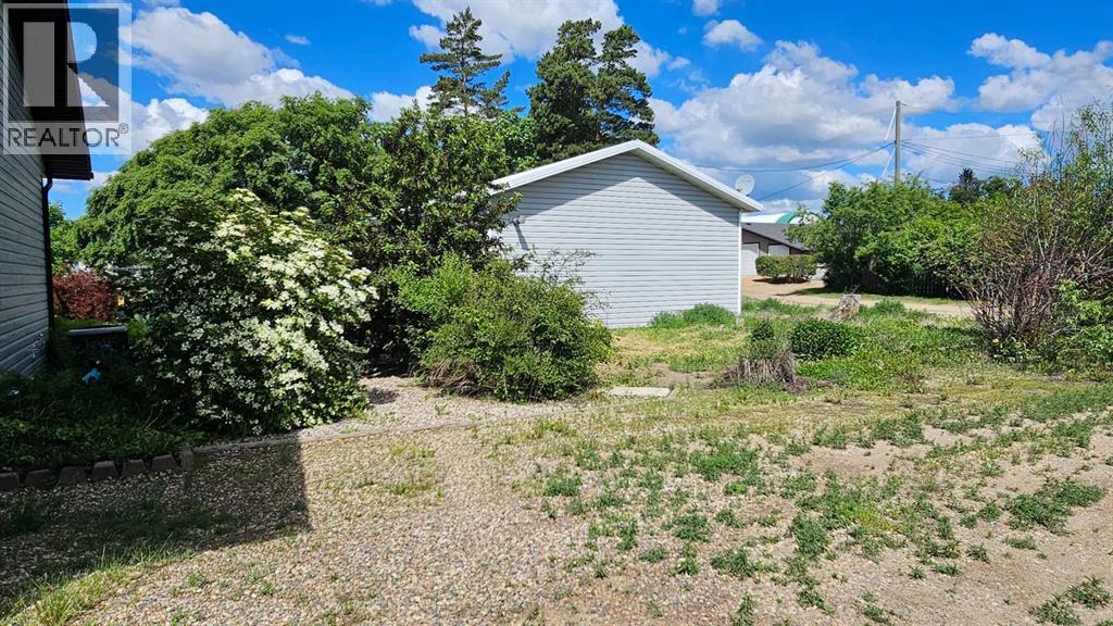 5112 52 Avenue - 3