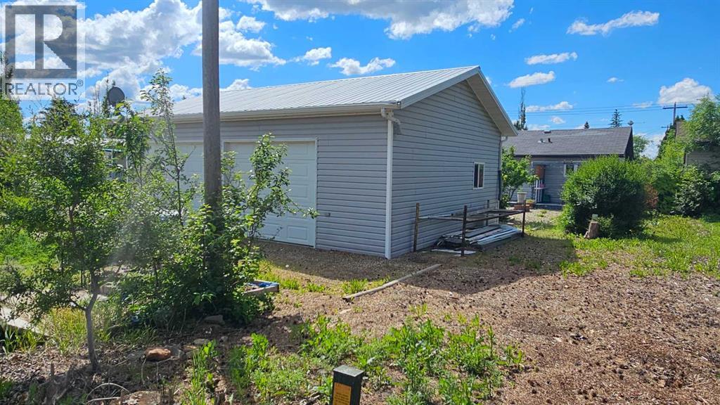 5112 52 Avenue - 6