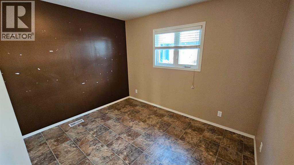 5112 52 Avenue - 22