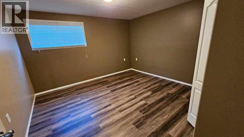 5112 52 Avenue - 34