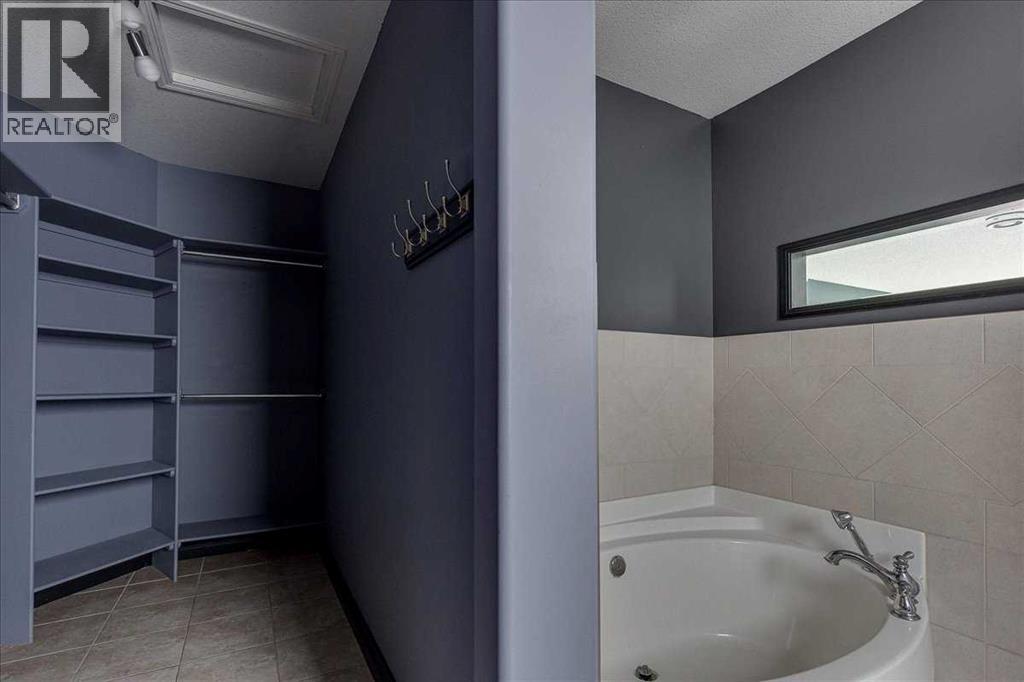 114 Jenner Crescent — photo 24