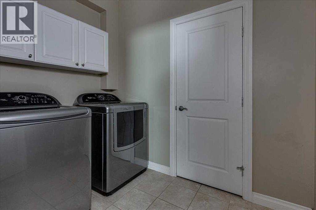 114 Jenner Crescent — photo 35