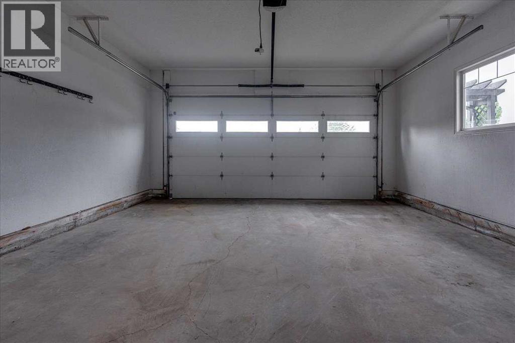 114 Jenner Crescent — photo 37