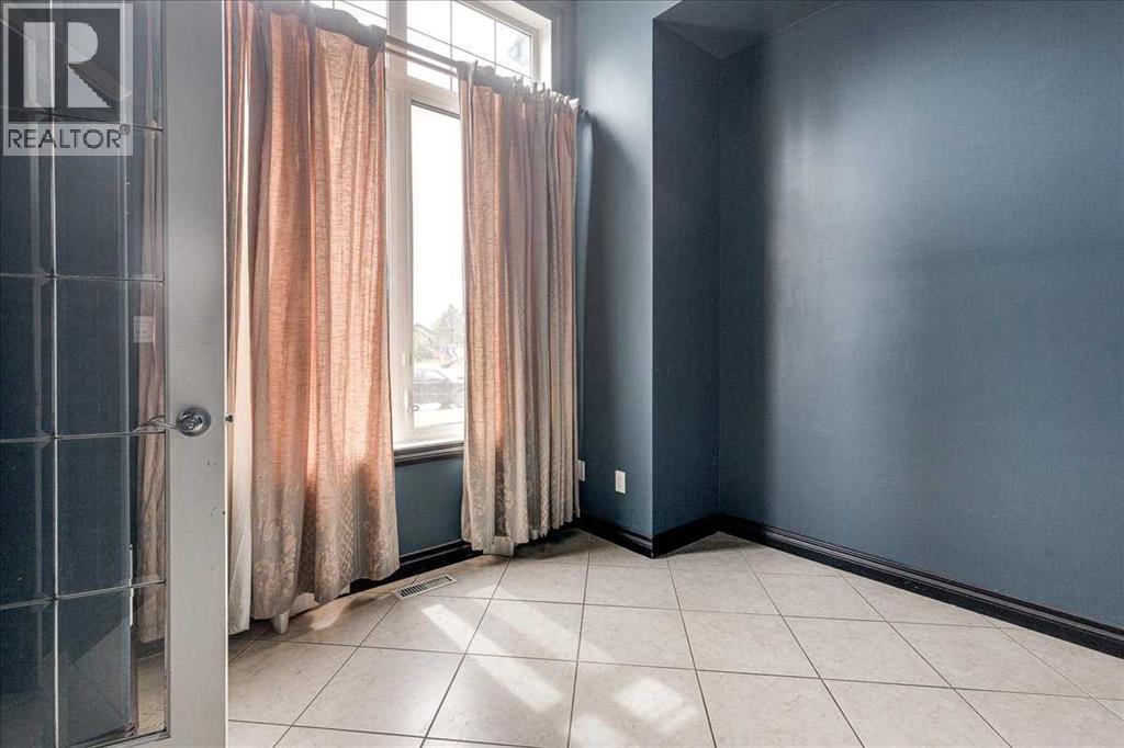 114 Jenner Crescent — photo 7