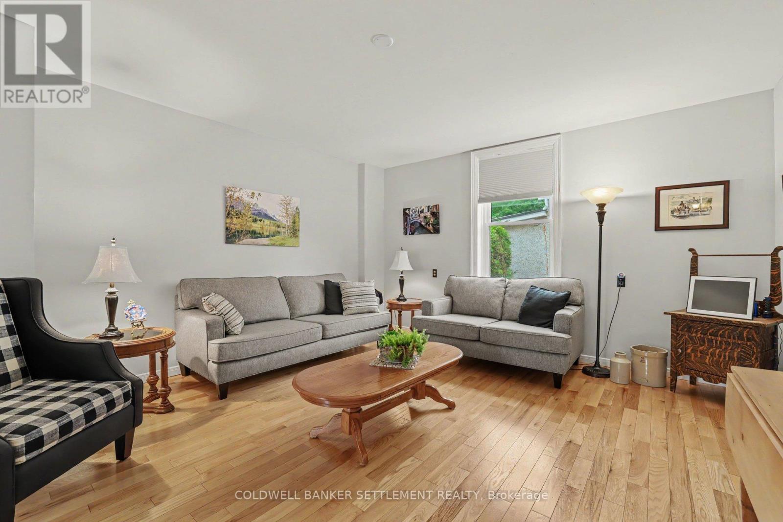 101 DRUMMOND STREET E - 10